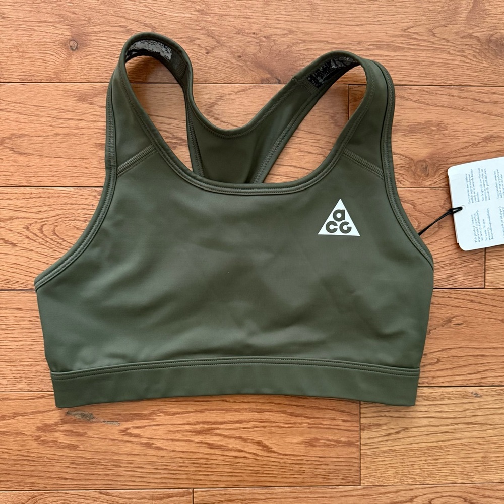 Nike ACG dri-fit reversible medium support sports bra size XS NWT